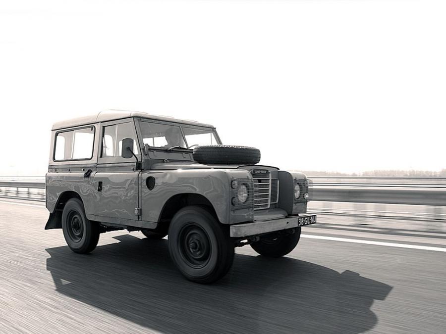  Land Rover Series III 88 1971 года  (фото 2 из 4)